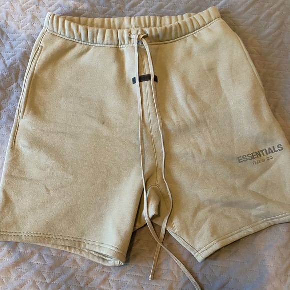 Authentic Fear of God Essential Shorts - Picture 3 of 5